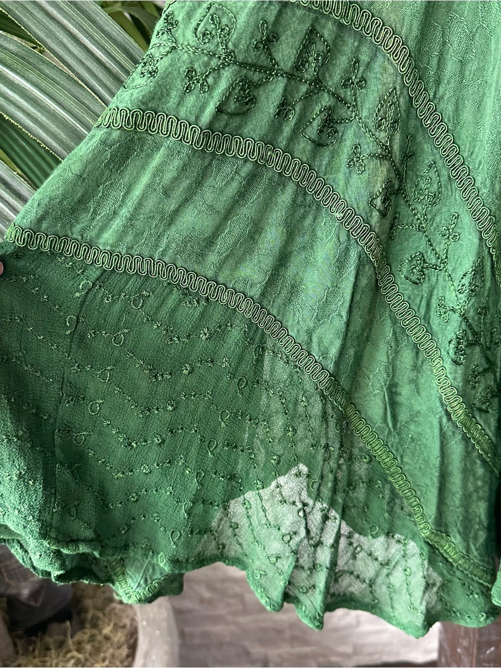 Ocean Queen Hawaii Green Fairycore faecore Embroidered Smocked Dress Size L/XL - Picture 3 of 10